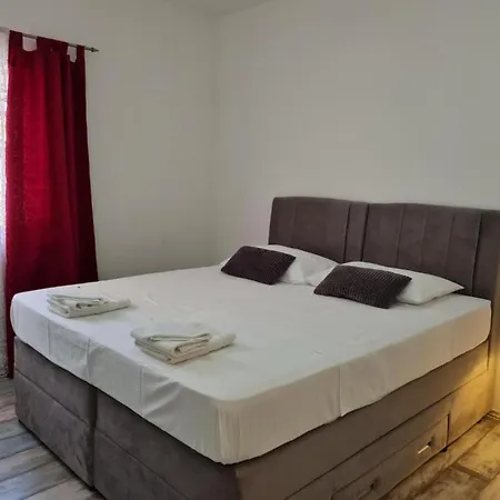 Luxury Ani Brac S Bazenom I Jacuzzijem Apartment *