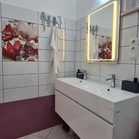 Apartment Luxury Ani Brac S Bazenom I Jacuzzijem Sutivan