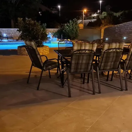 Luxury Ani Brac S Bazenom I Jacuzzijem Apartment Sutivan