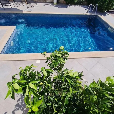Luxury Ani Brac S Bazenom I Jacuzzijem Apartment Sutivan
