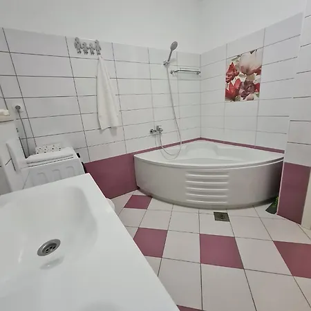 Apartment Luxury Ani Brac S Bazenom I Jacuzzijem Sutivan