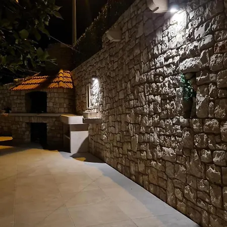 Luxury Ani Brac S Bazenom I Jacuzzijem Sutivan