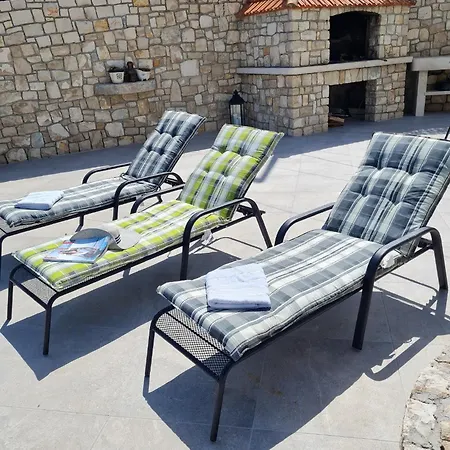 Luxury Ani Brac S Bazenom I Jacuzzijem Apartment